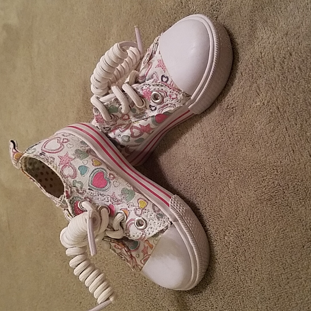 Koala kids baby size 5 sneakers white w/ fuschia and mint hearts & stars pattern